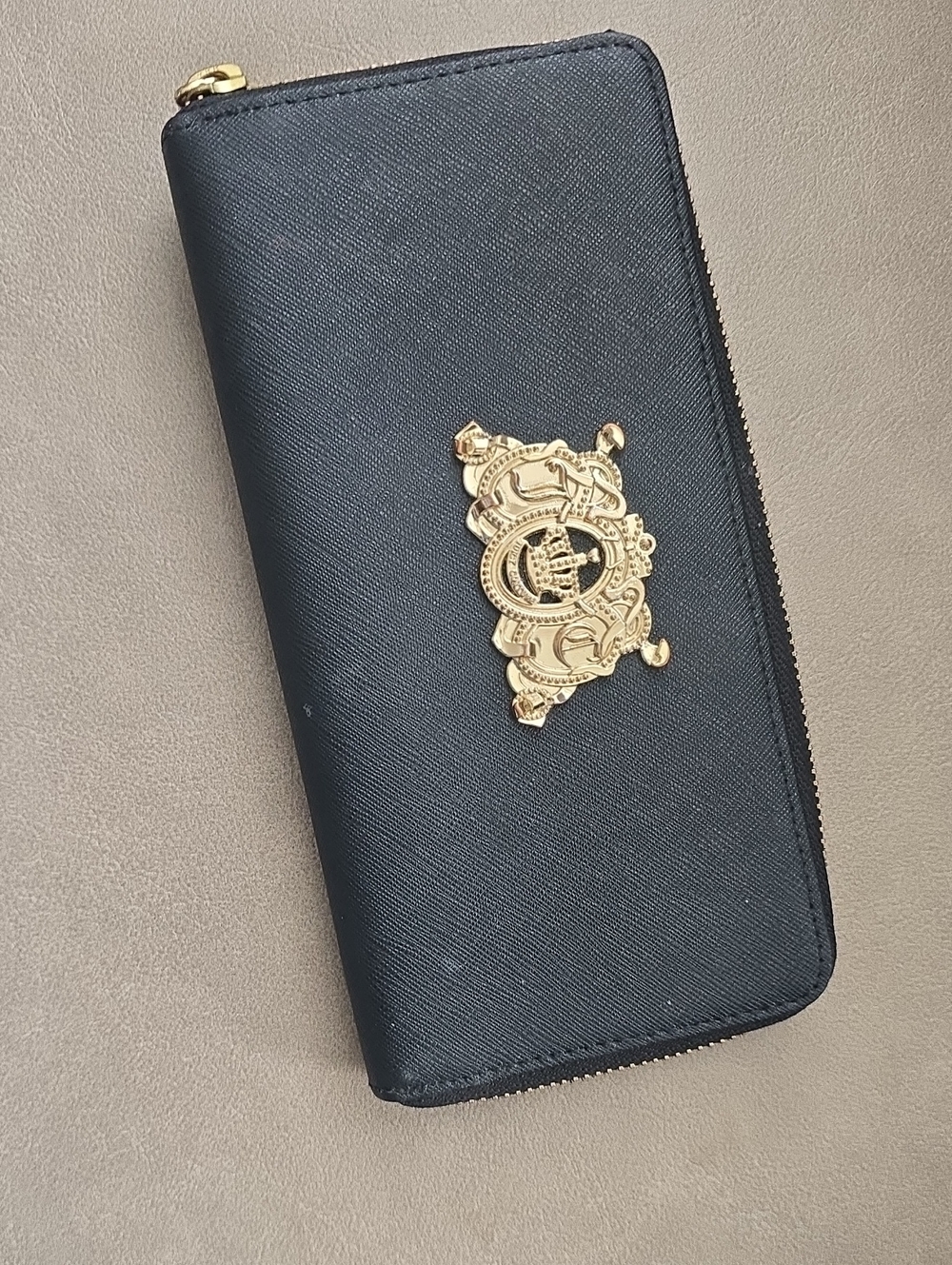 Juicy Couture Y2k Black Wallet with Gold Hardware